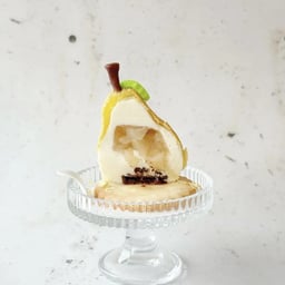 Gruszka z musem jogurtowym, compote gruszkowe i brownie - 2